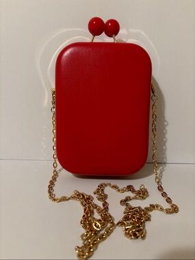 Elizabeth Arden New York
Red Box